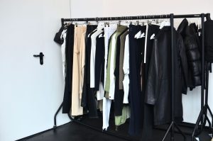 Estilos de Vida Minimalista: Como a Moda da Shein se Encaixa