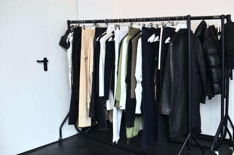 Estilos de Vida Minimalista: Como a Moda da Shein se Encaixa